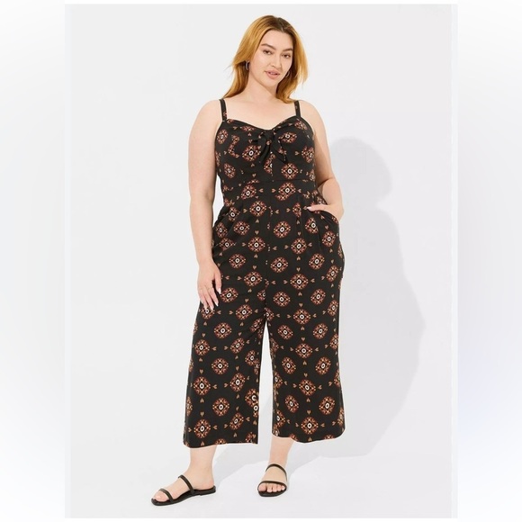Torrid Tie Front Culotte Bohemian Batik Suns Deep Black Jumpsuit Sz 1 14-16 NWT - Picture 1 of 10